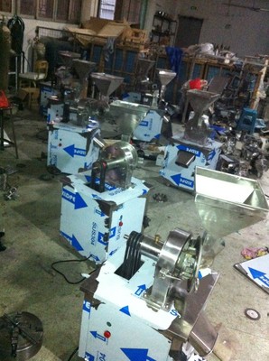 廣州雷邁FS180-4優質不銹鋼萬能粉碎機 高效、經濟的小型高速粉碎解決方案